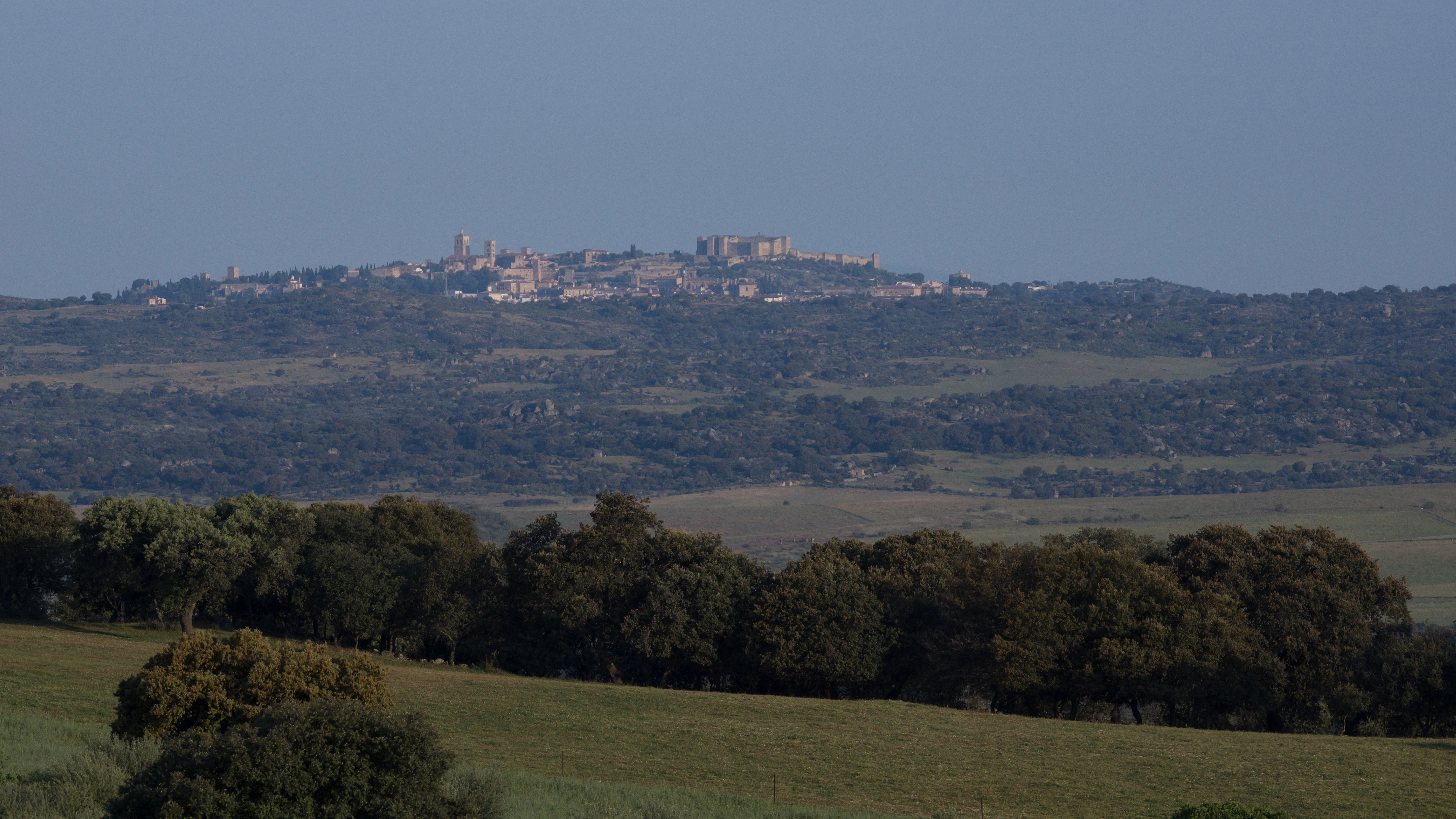 Last view of Trujillo, Vinas Las Torres, Trujillo, Extremadura, Spain — photo by Jim Bennett
