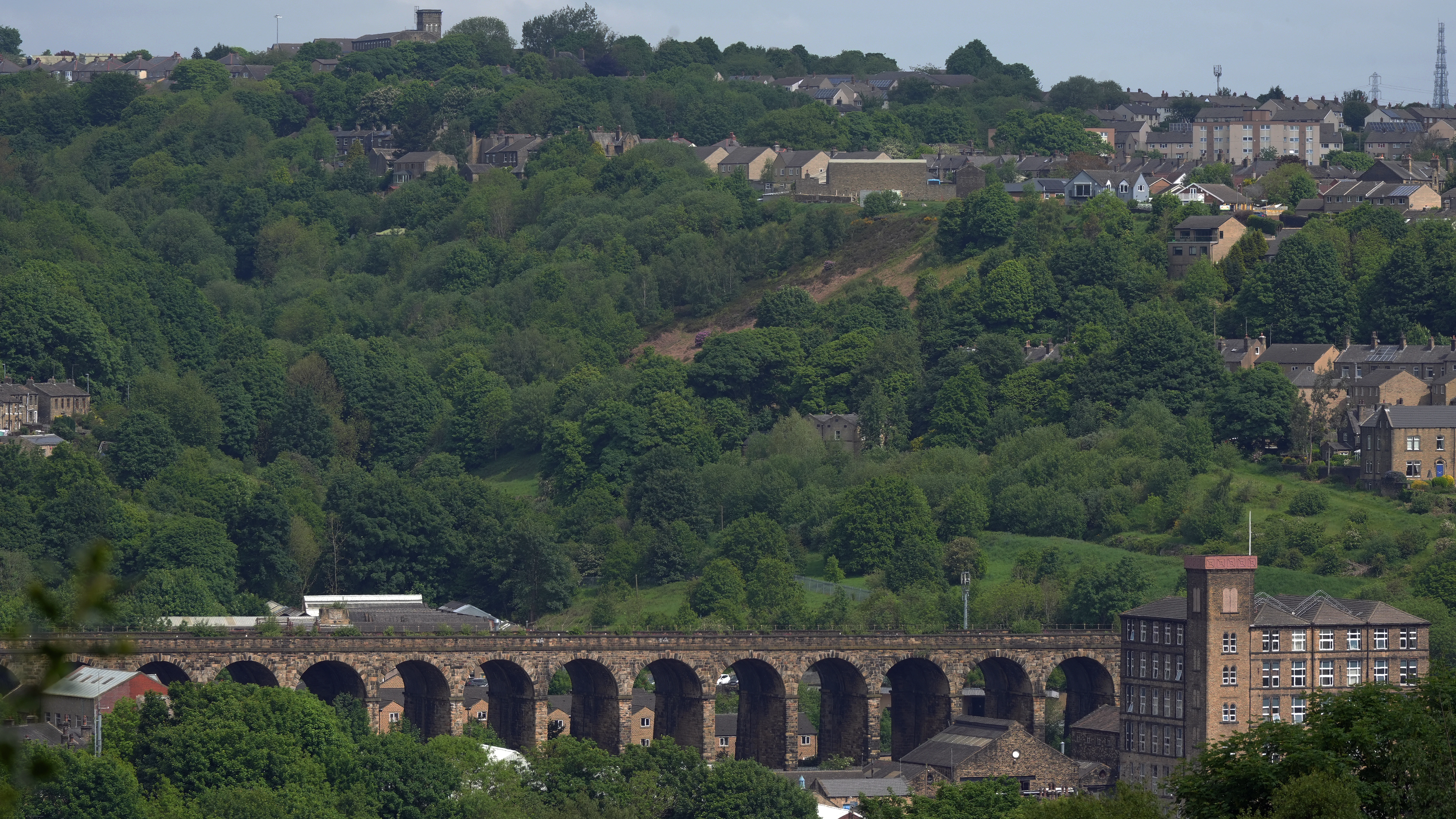 DSC08615, Huddersfield, Yorkshire, UK — photo by Jim Bennett