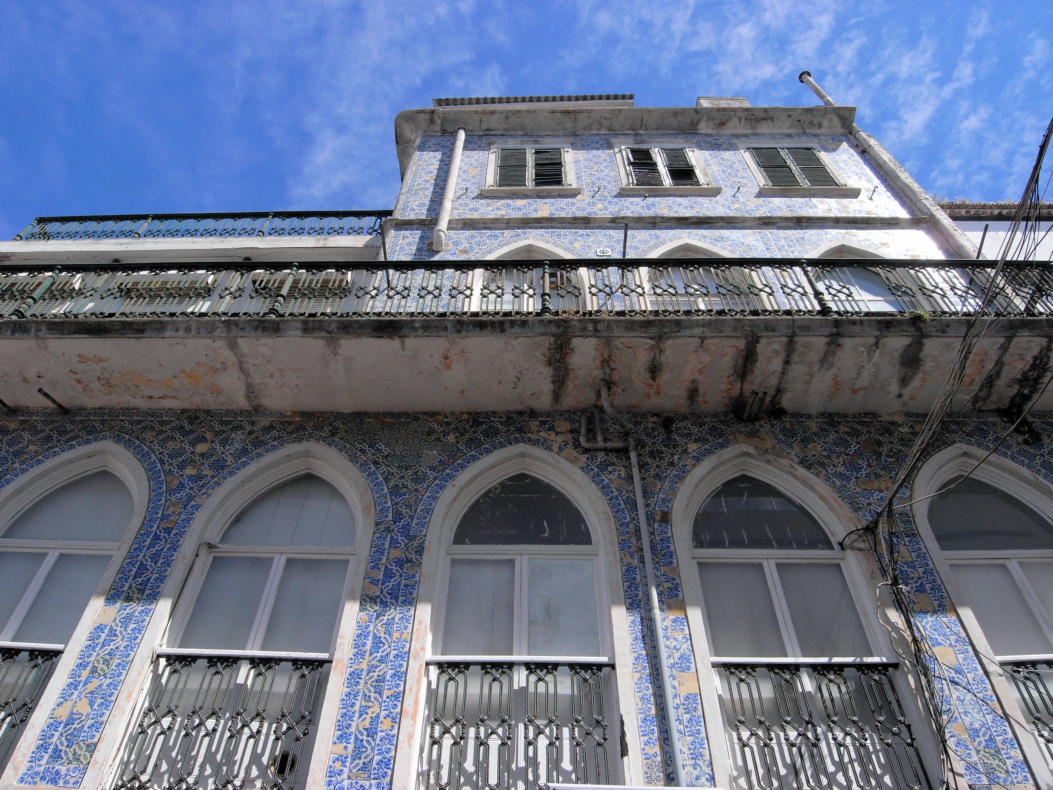 Old house on the sea front, Ponta Delgado, Azores, Portugal — photo by Jim Bennett