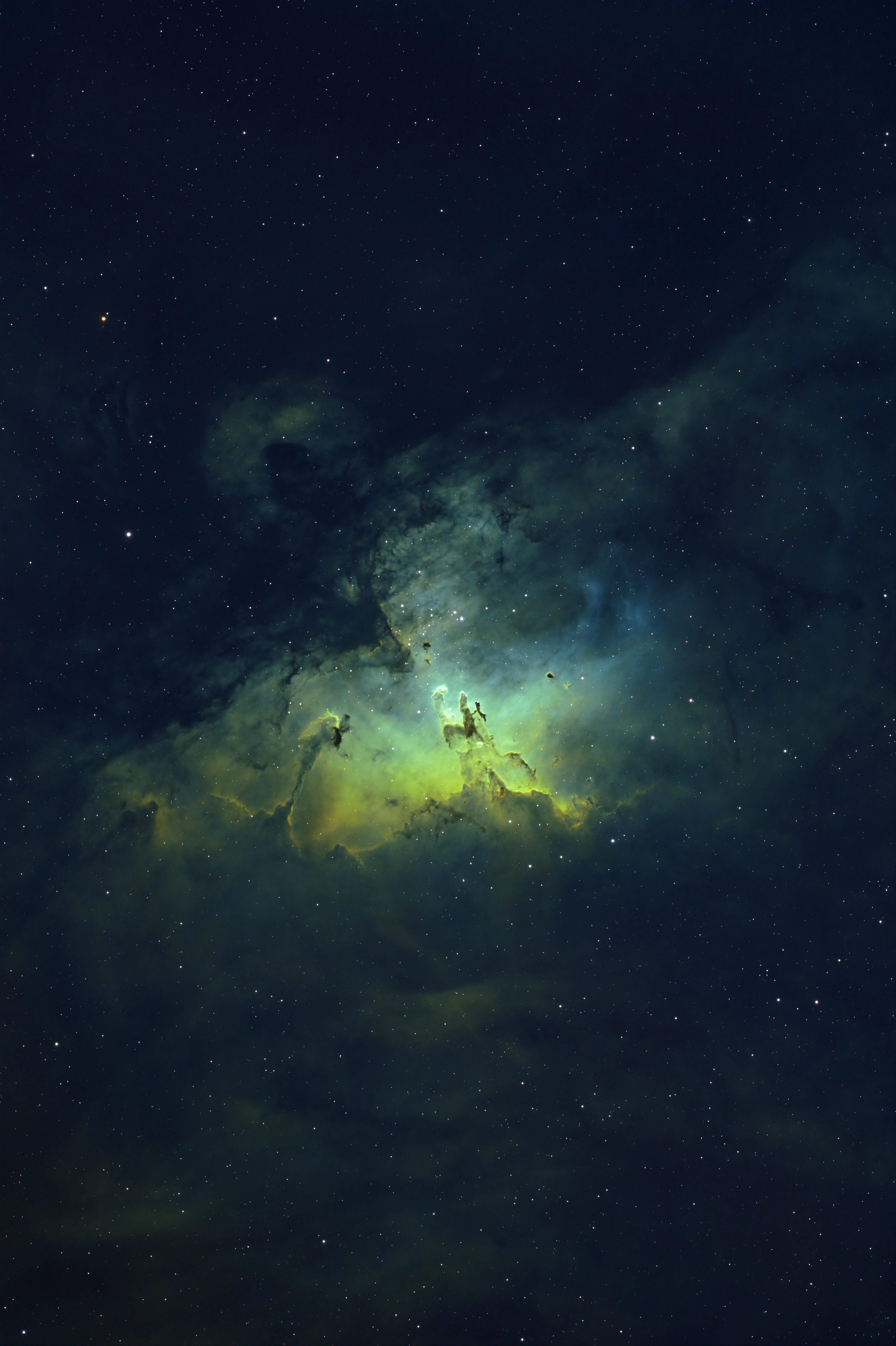M16 (Pillars of creation)  Wide, Eling, UK — photo by Orlando Prugel-Bennett