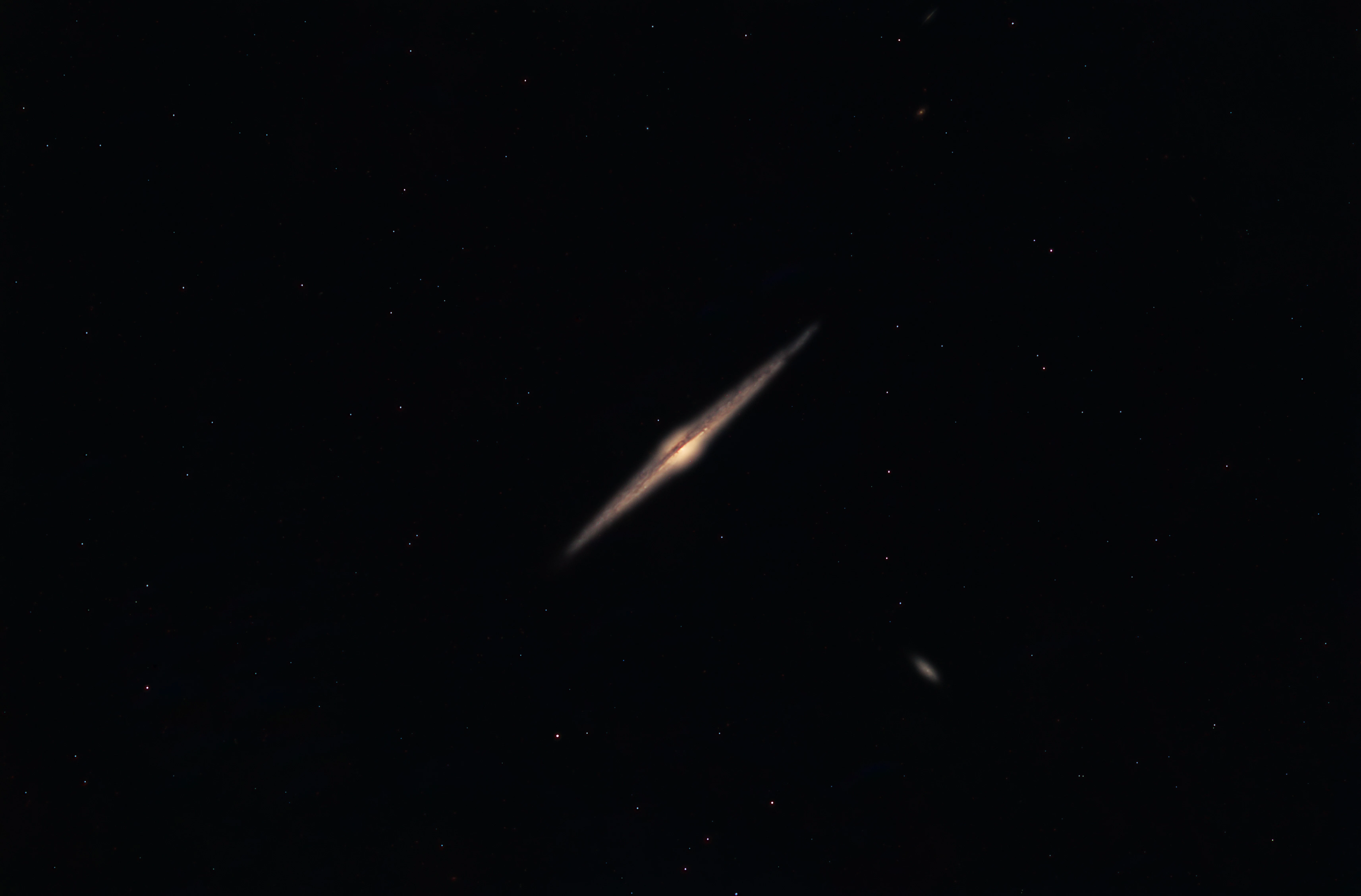 Needle Galaxy, Eling, Eastleigh, Hampshire, UK — photo by Orlando Prugel-Bennett