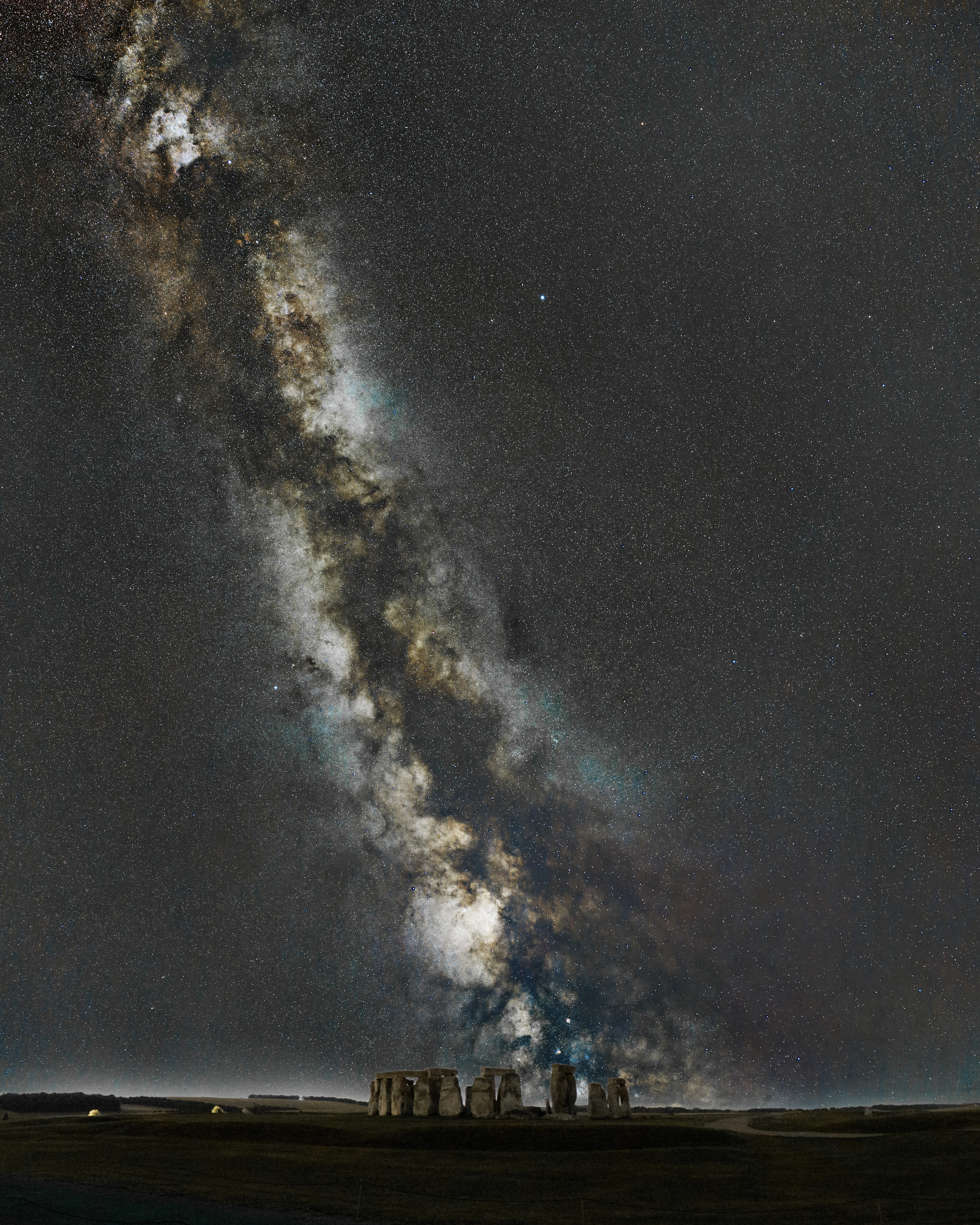 Milky Way over Stonehenge, Stonehenge, Wiltshire, UK — photo by Orlando Prugel-Bennett