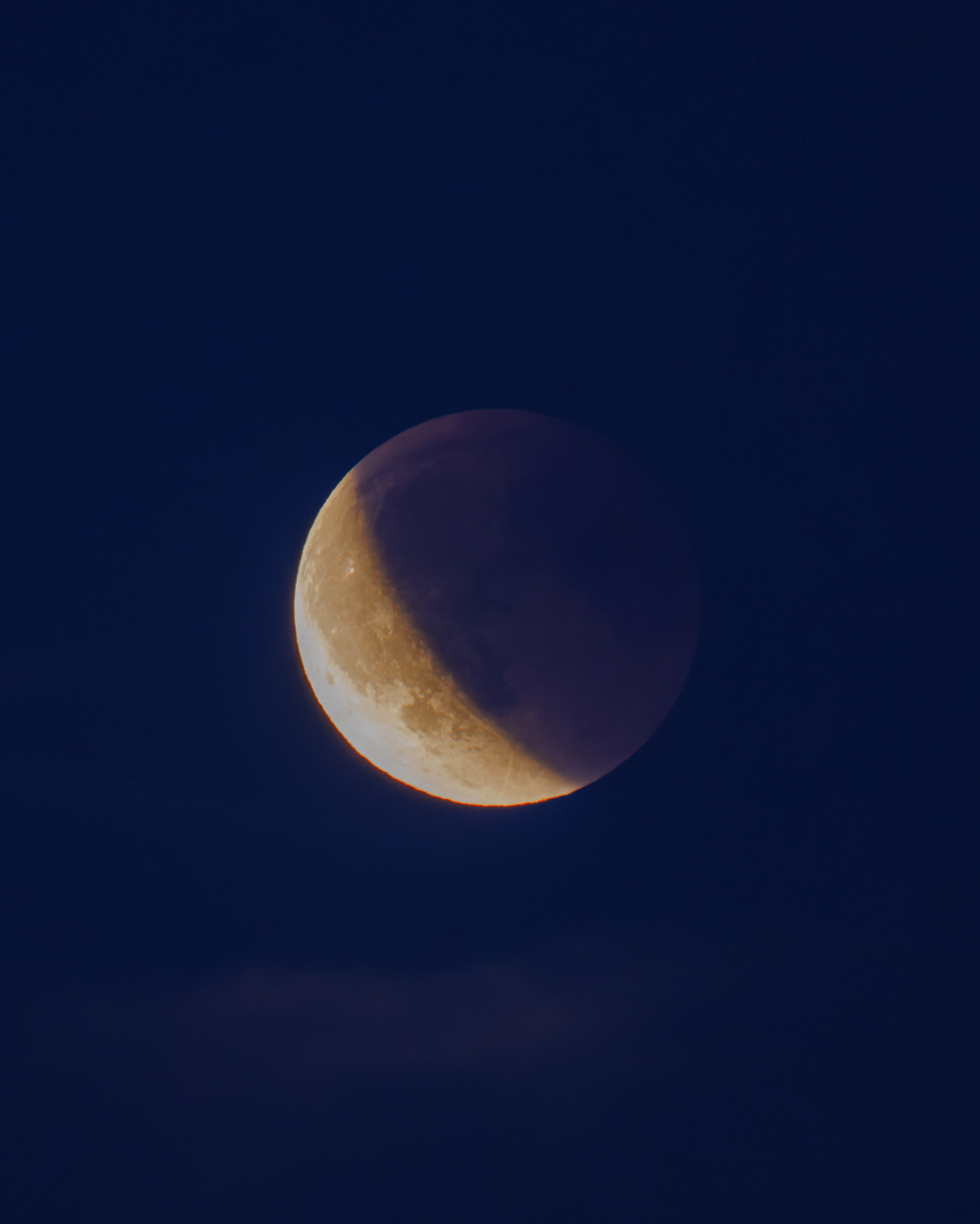 Lunar Eclipse, Sandbanks, Dorset, UK — photo by Orlando Prugel-Bennett