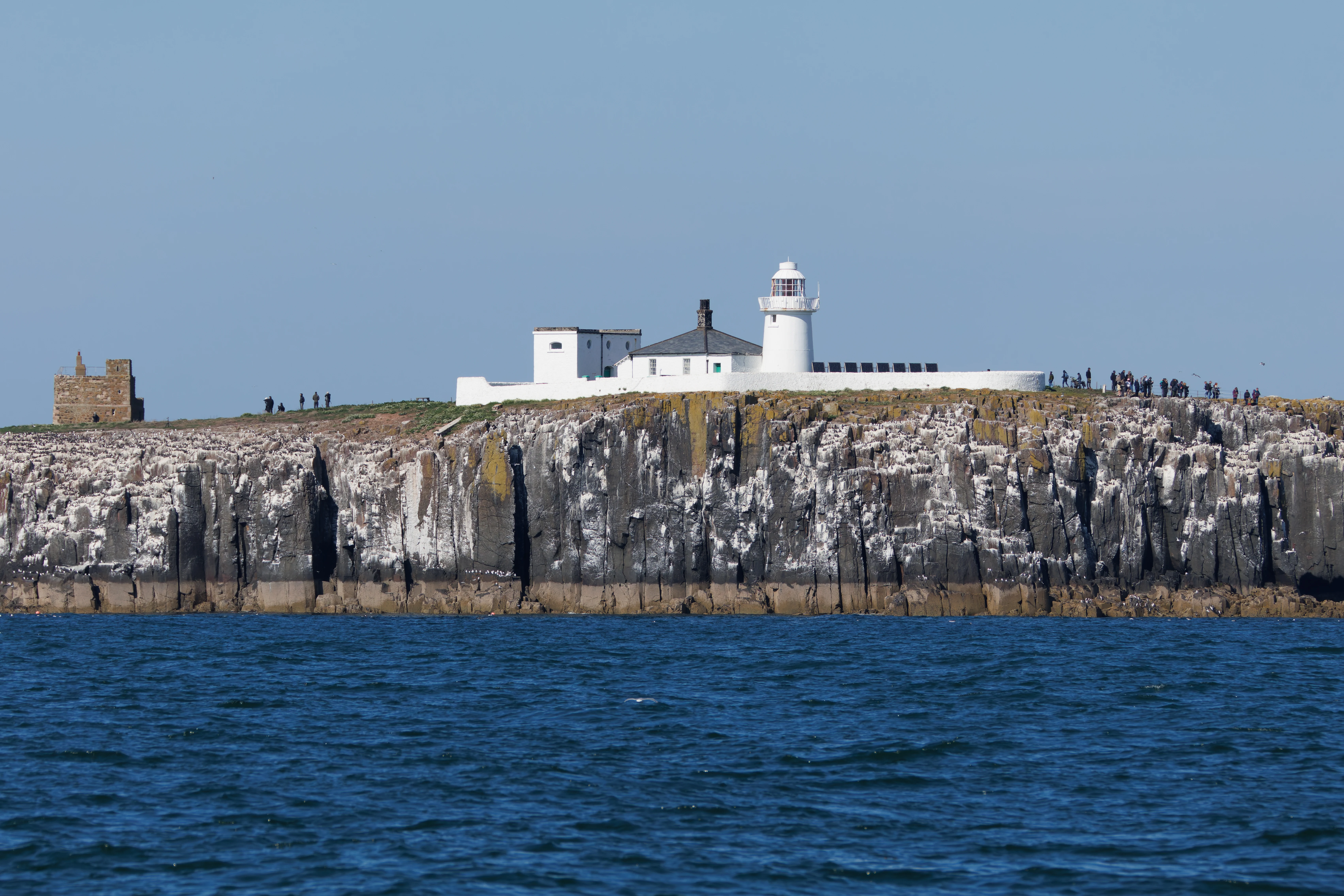Inner Farne Lighthouse, Farne Islands, Seahouses, Northumberland, UK — photo by Orlando Prugel-Bennett