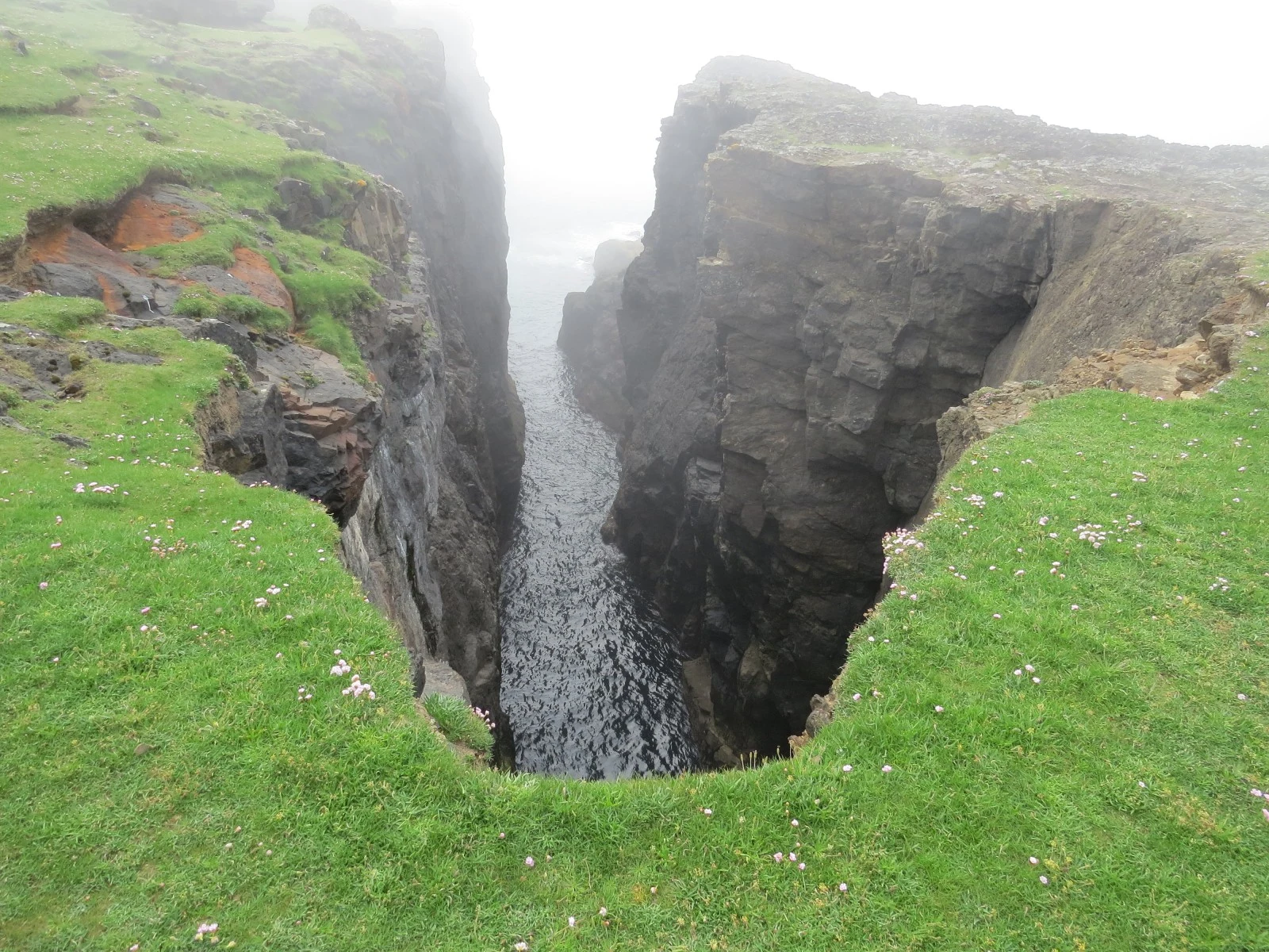 Herma Ness, Shetland Islands, UK — photo by Adam Prugel-Bennett